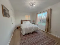Olive Tree Oasis - 10 Minutes to the Ark! - 3-Star