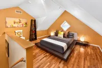 Unit 2 Historic Irvine Park House near West 7th Bars, Restaurants, Xcel, River - 3 estrellas