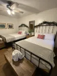 Couzin Sid’s Farmhouse in Wears Valley between Pigeon Forge and Townsend - Farmhouses