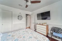 5 Bedroom + Heated Pool & Game Room - WiFi