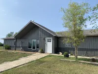 Bourbon Co. 9 - Come enjoy our 9 with your 9. - Wifi