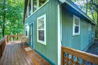 Visit #mytreetophideaway located in Banner Elk, NC, nestled high in the trees. - Feriehus