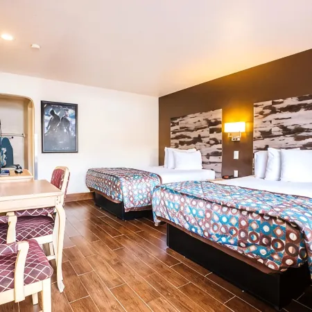 Anaheim Discovery Inn and Suites