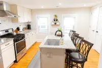Serenity in South Wedge: desirable walking community meets vibrant tranquillity! - 3-Star