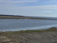 Eagles Perch!! Beautiful apt. In Kenai overlooking the mouth of the Kenai River - Wifi