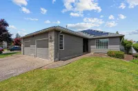 Inviting 2Br Half-Plex-Equipped Kitchen & Garage - 3-Star