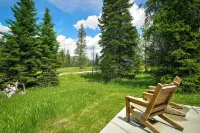 Cozy private cabin with hot tub, and ski in and out - Chalets