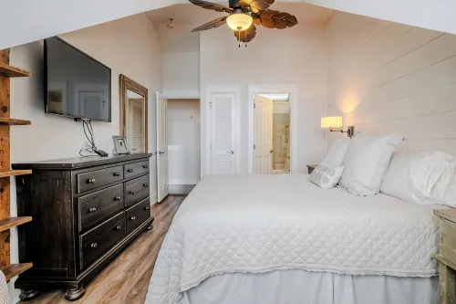 NEW!2BR Carillon Condo. 5 min walk 2 beach,Pools,Pickleball, Incl beach chairs. - 4-Star