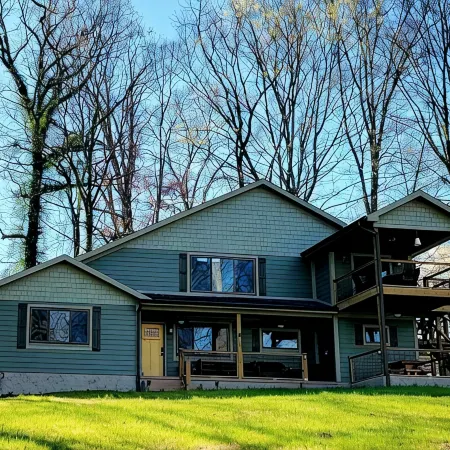 4 BR 3 Bath cabin on Cherokee Lake with private dock.  Sleeps 10 to 12.