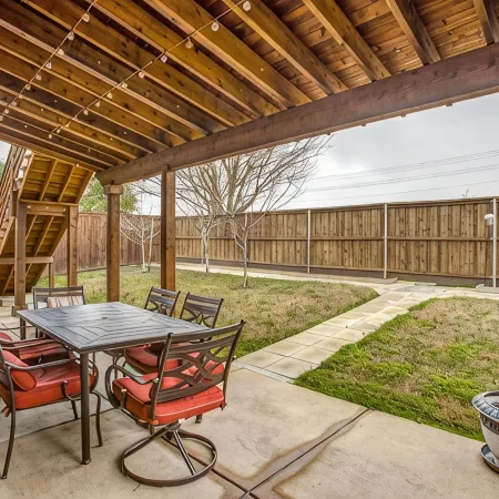 Fabulous 5 Bedroom/4 bath Home 4K TV's Fireplace Foosball!