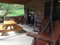 Find Peace, Tranquility and nature—secluded Cabin on 42 Acres with Fishing Pond - WiFi