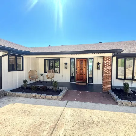 Fully remodeled lake house with gorgeous views of Bull Shoals Lake!