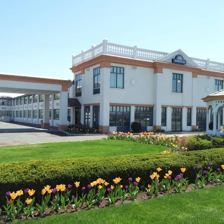 Days Inn by Wyndham Windsor Locks / Bradley Intl Airport
