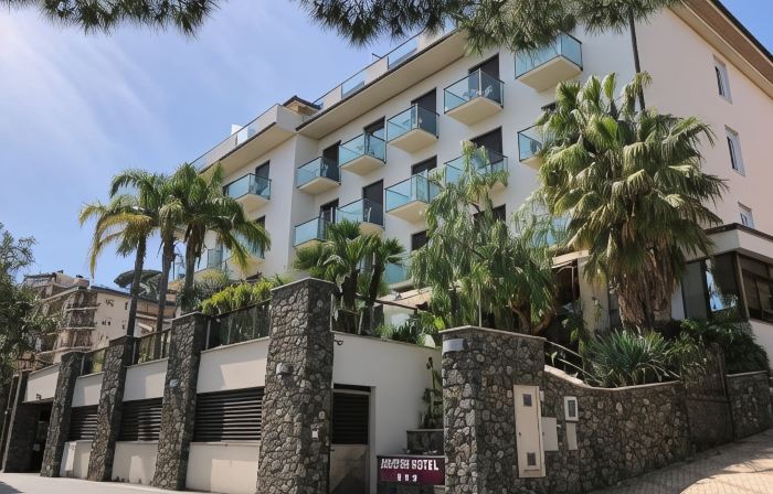 Hotel Ariston & Apartments