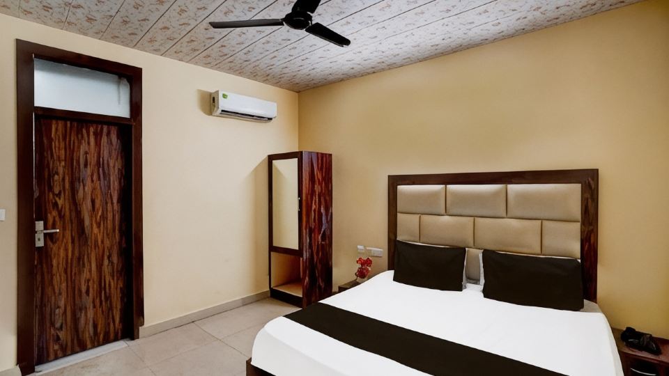 Hotel O 82482 Hotel Welcome