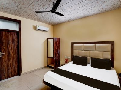 Hotel O 82482 Hotel Welcome