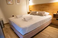 Lunar Hotel - Beach