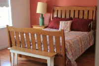 Stay in downtown Three Oaks overlooking the main street! - Wi-Fi