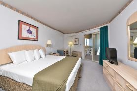 Econo Lodge Inn & Suites