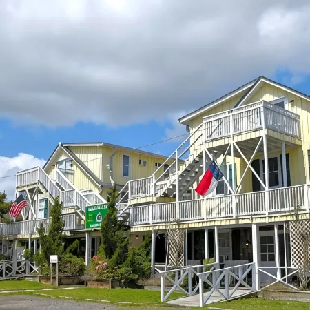 Blackbeard's Lodge