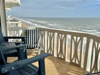 Dreams Come True! Charming 2-bedroom beachfront condo in delightful Ormond Beach - 4 ดาว