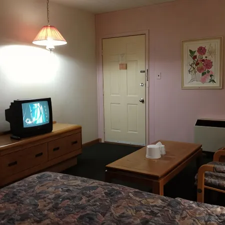 Oasis Motel by the Falls