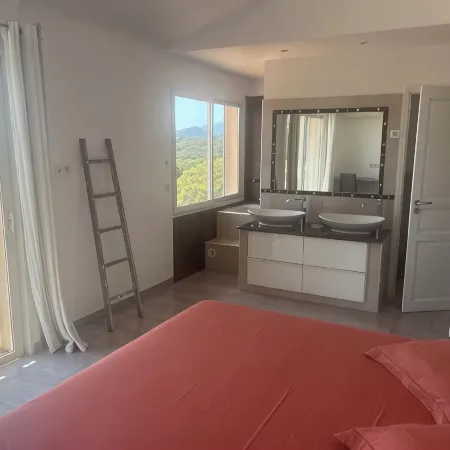 10mn beach, Standing Villa, top sea view, fiber internet, heated pool, jacuzzi