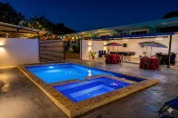 Villa Stephanie Your Perfect Getaway with Free Pool Table -  Ferienhäuser