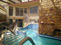 9 Queens Spa Hotel - Swimmingpools