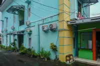 RedDoorz Near Politeknik Manado Các khách sạn ở Kairagi Dua