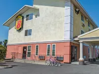 Super 8 by Wyndham Sacramento/Florin Rd