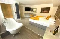 Damon’s Hotel فنادق في لينكولين