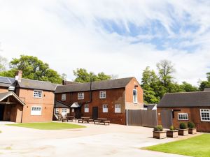 Donington Park Farmhouse Hotel