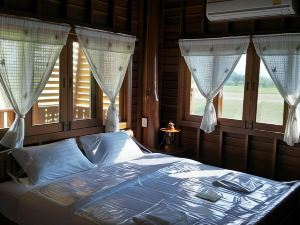 เฮือนไม้สักงามรีสอร์ท Huanmaisakngam Resort