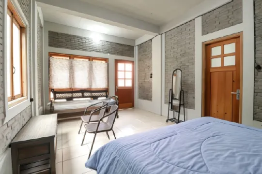 Saka Homestay Boutique & Cafe Hotels in 