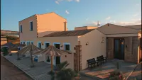 CALA BUGUTO飯店 Sidis附近的飯店