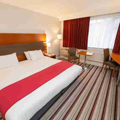 Holiday Inn Newport Rooms