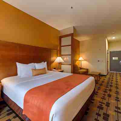 Best Western Plus Delta Inn  Suites Rooms