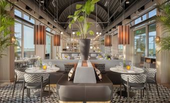 1. 더 덴, 헤르토..