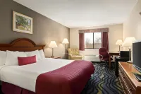 Baymont by Wyndham Logan Hotels in Washington Township