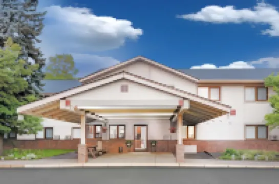 德盧斯温德姆速8酒店