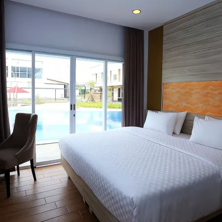 Front One Akshaya Hotel Karawang