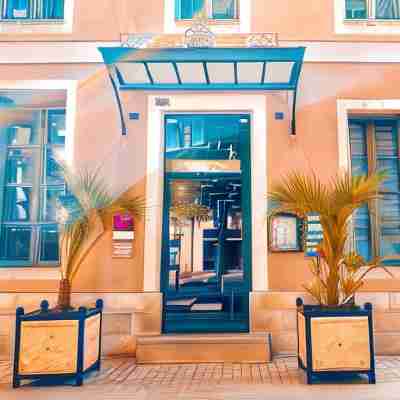 Royal Hôtel Nîmes Hotel Exterior