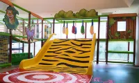 Orient Luxury Hotel - Family Friendly