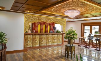 White Boutique Hotel and Spa