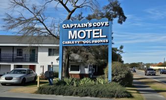 Captain's Cove Motel