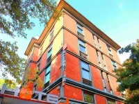 桔子飯店 復興運動廣場（Piazza del Risorgimento）附近的飯店