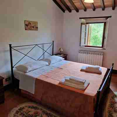 A Stay Surrounded by Greenery - Agriturismo la Piaggia - App 2 Bathrooms Rooms