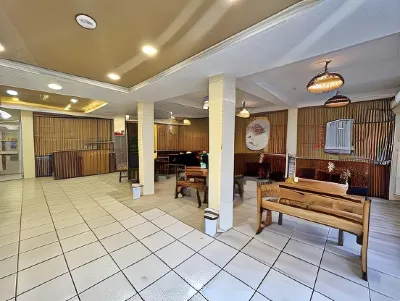 Cozy Coron Inn Hotels in 