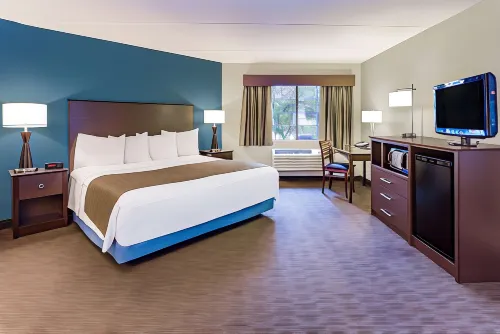 AmericInn by Wyndham Hotel and Suites Long Lake Hotels in Wayzata